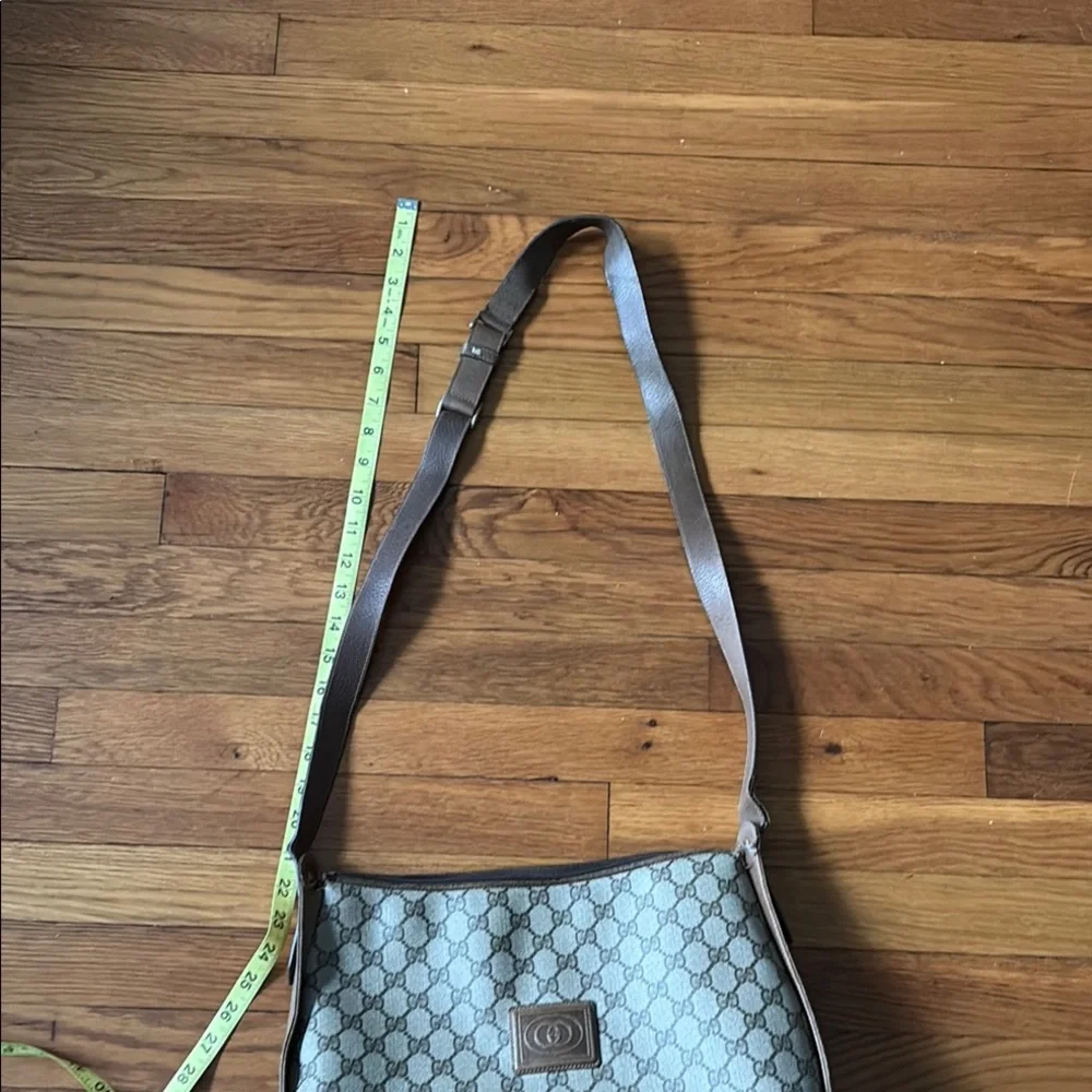 Gucci Beige and Brown Monogram Crossbody Bag - Picture 3 of 15